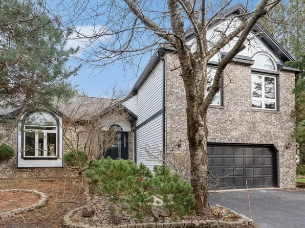 250 Hidden Creek Rd, Lake Zurich, IL 60047