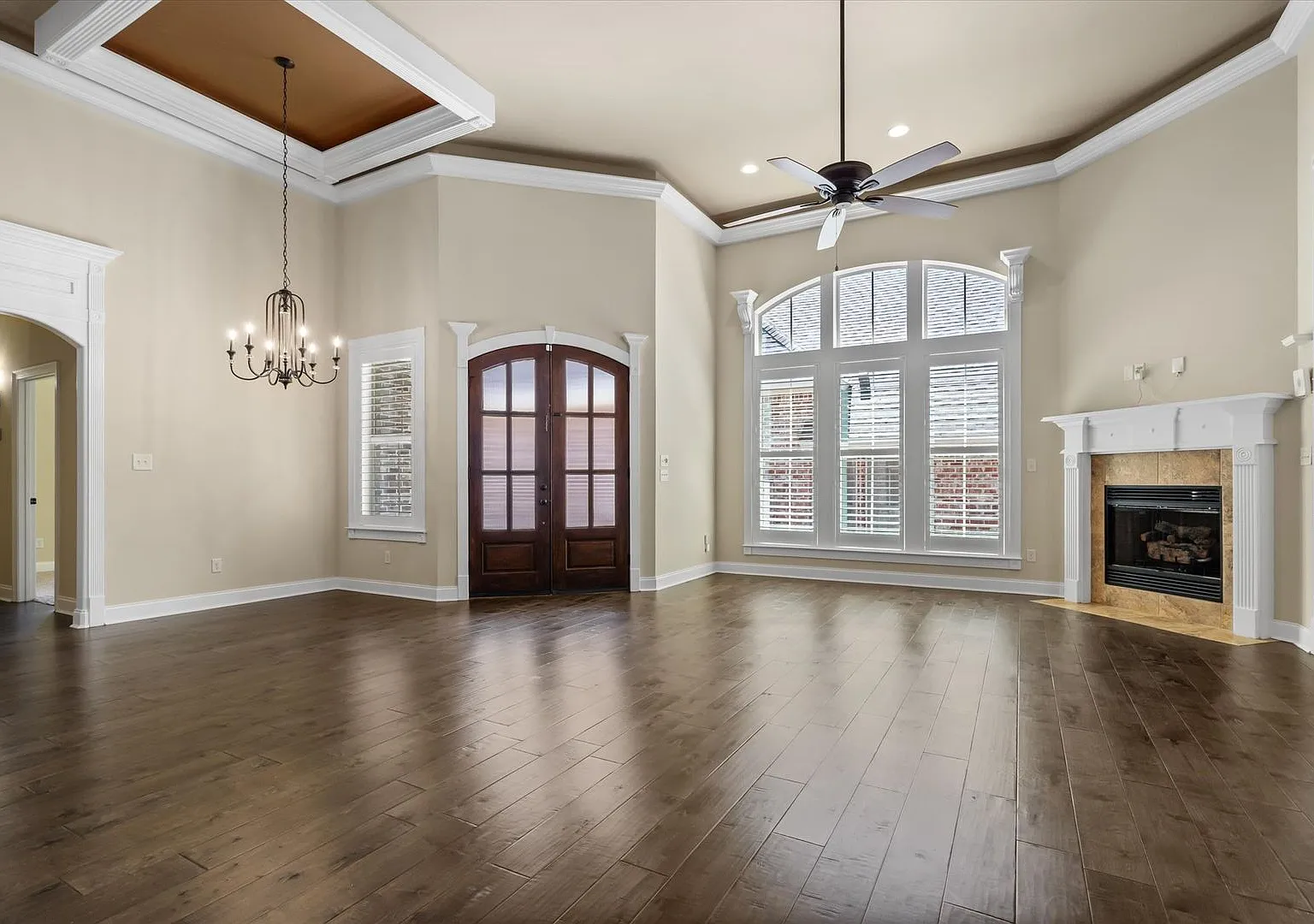 Stunning Custom Home with Exquisite Upgrades — Photo 3