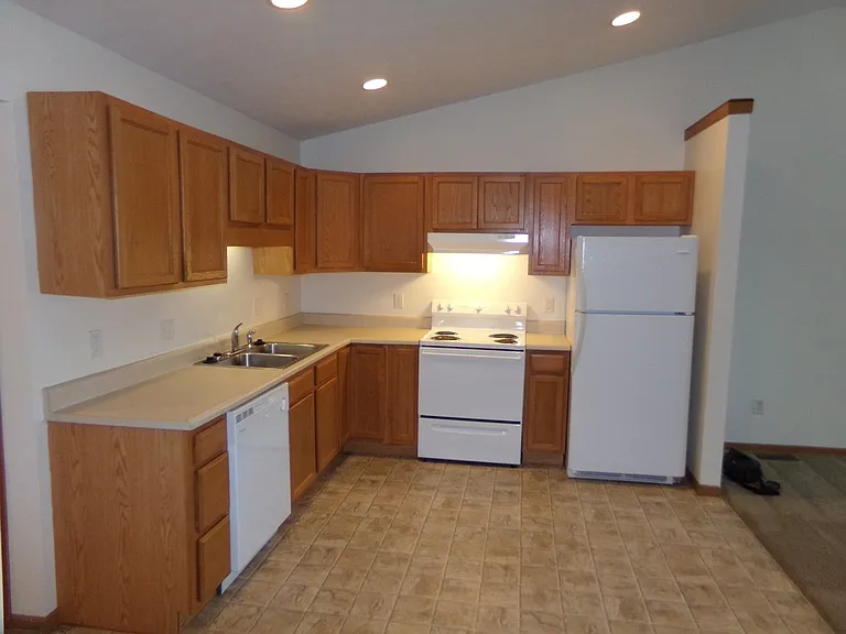 108 Brookside Dr — Photo 6