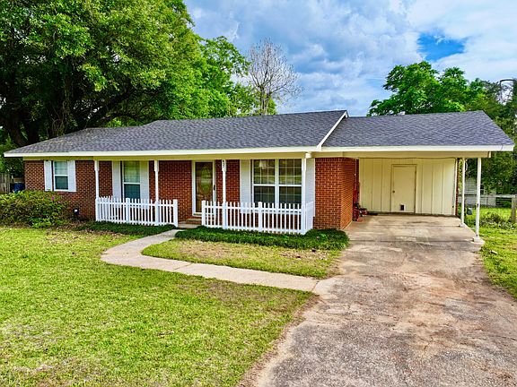 3rd image of 457 Edgewood Cir