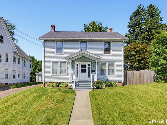 3rd image of 30 Winthrop Terrace