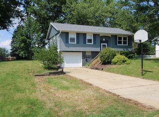 212 Valley View Dr, Orangeville, IL 61060