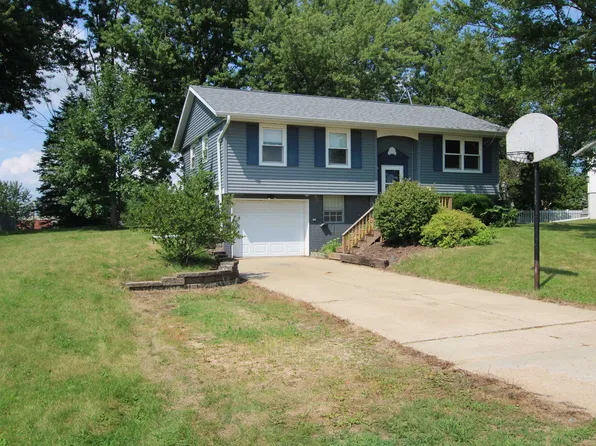 212 Valley View Dr, Orangeville, IL 61060