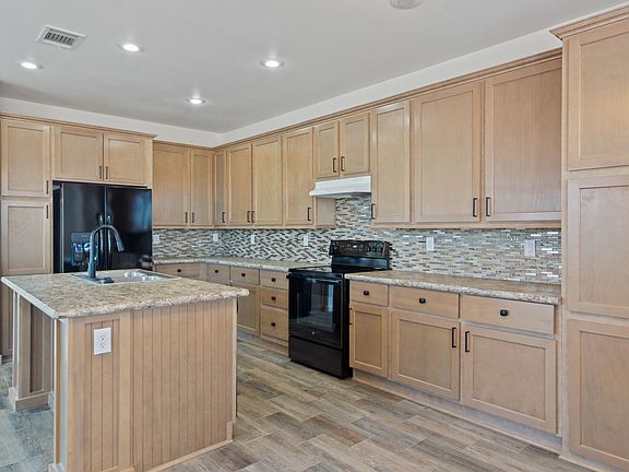 3rd image of 312 E Oneil Dr #122