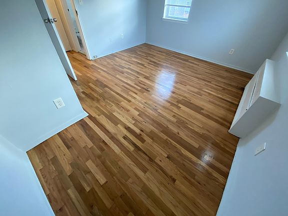 3rd image of 250 McLean Ave #5C