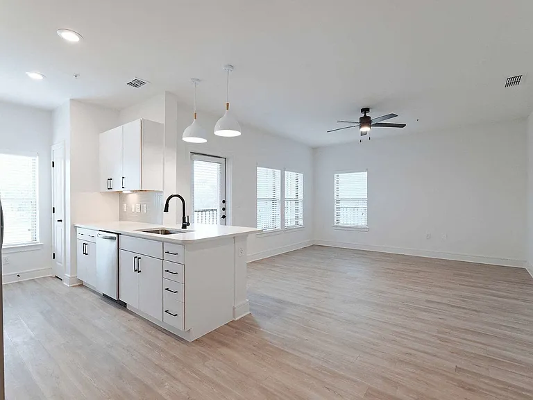 Tropia Luxury Apartments — Photo 106