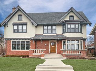 2808 E Kenwood Blvd, Milwaukee, WI 53211