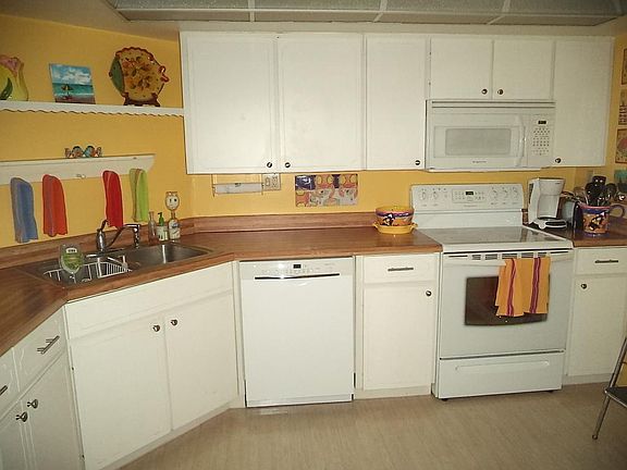 4th image of 7400 Sun Island Dr #703