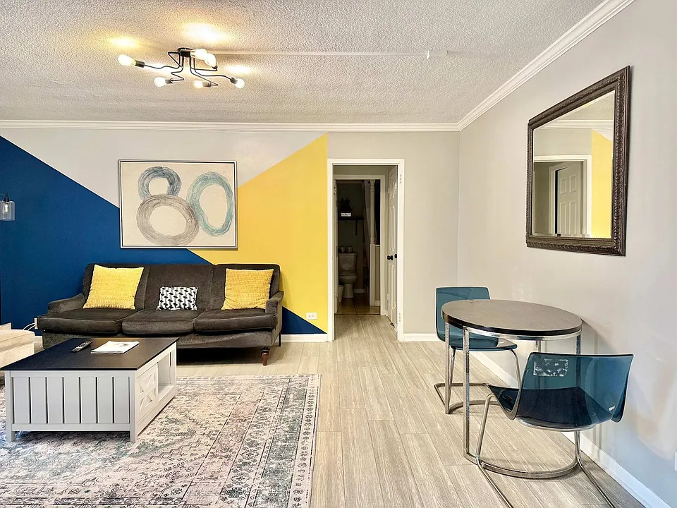 300 W Peachtree St NW #ID1299355P