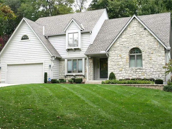 12817 El Monte St, Leawood, KS 66209