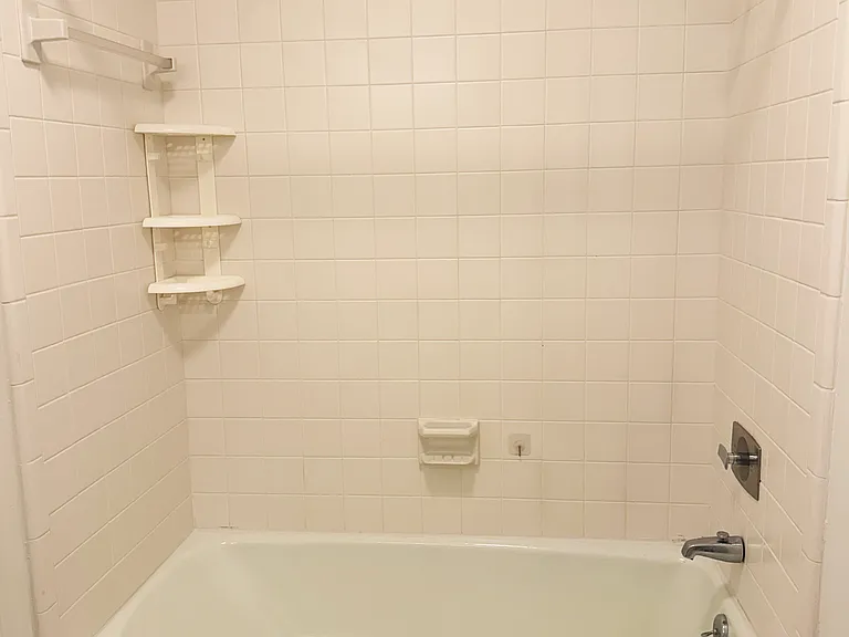 344 Hanover Arms Ct #C — Photo 20