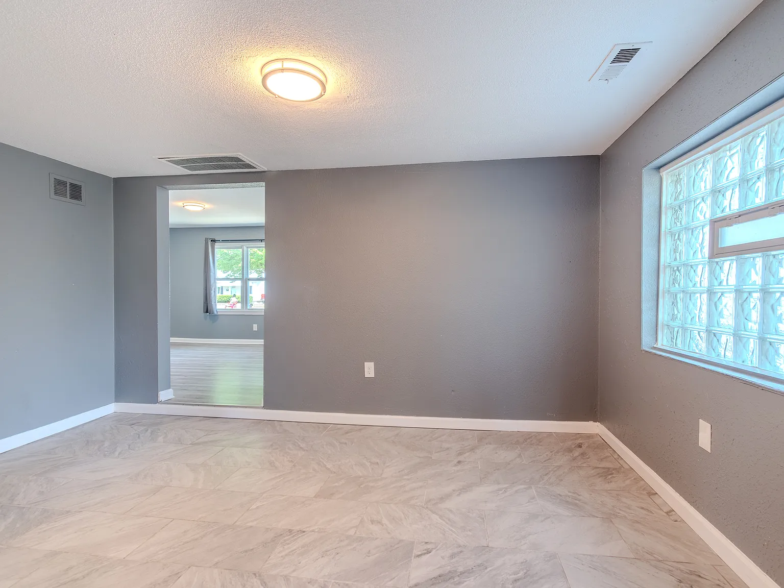 3 bed, 1120 sqft, $1,500 — Photo 4