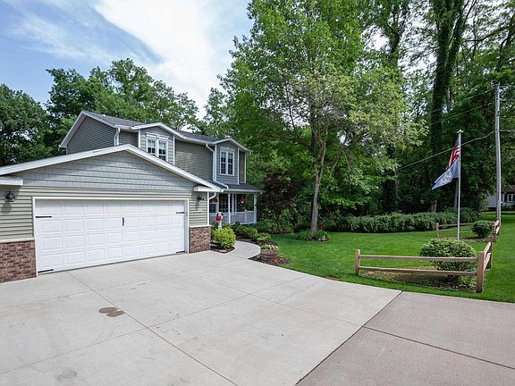 3rd image of 2819 47th Street Ct