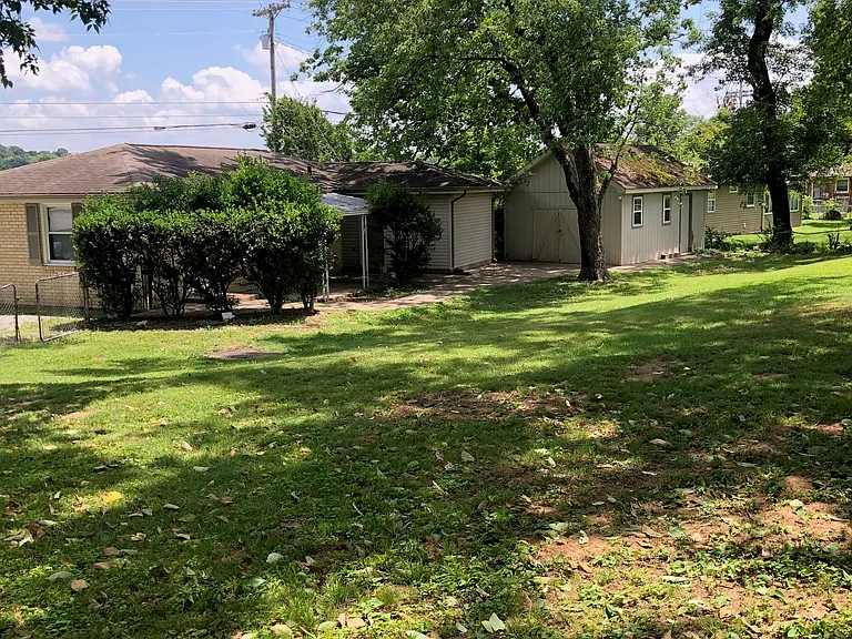 340 Williamsburg Rd — Photo 12