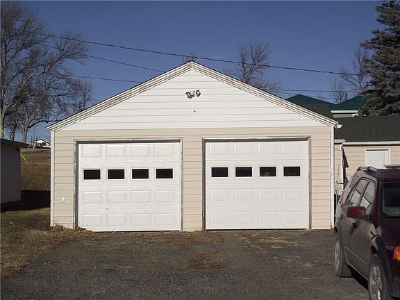 4th image of 511 1st St NE