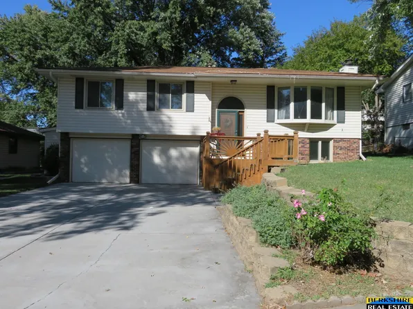 9636 Ames Ave, Omaha, NE 68134