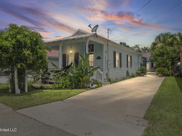 253 Sycamore St, Bay Saint Louis, MS 39520