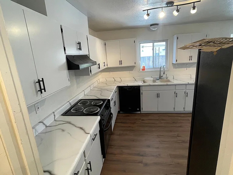 313 Granada Dr — Photo 12
