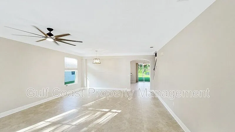 4 bed, 3.5 bath, 2930 sqft, $2,799 — Photo 3
