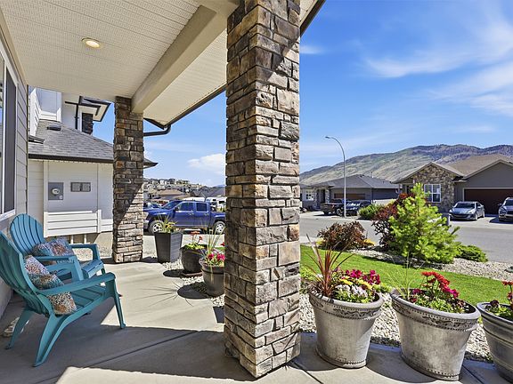 3rd image of 2053 Saddleback Dr