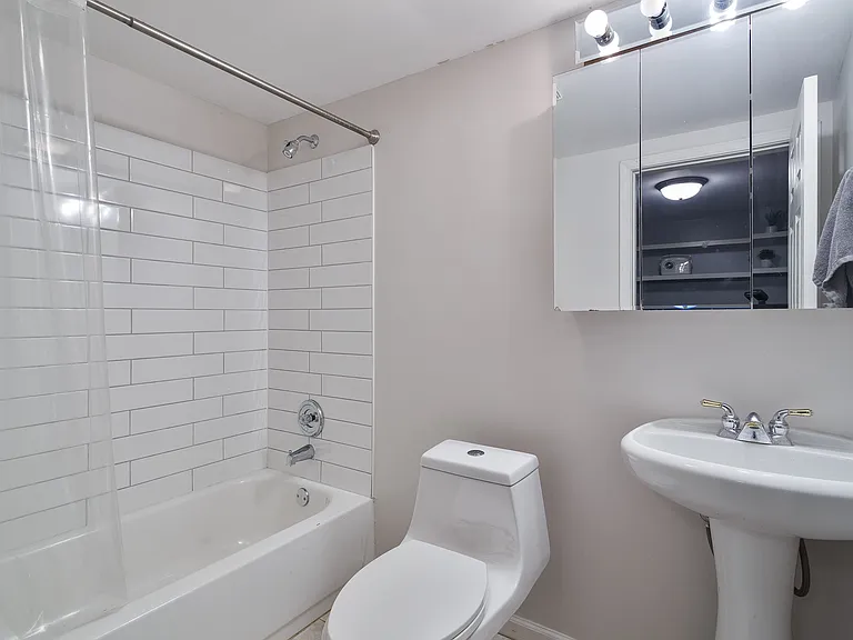 3047 N Clybourn Ave #G — Photo 11