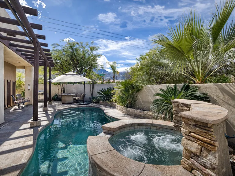 53740 Avenida Navarro — Photo 1