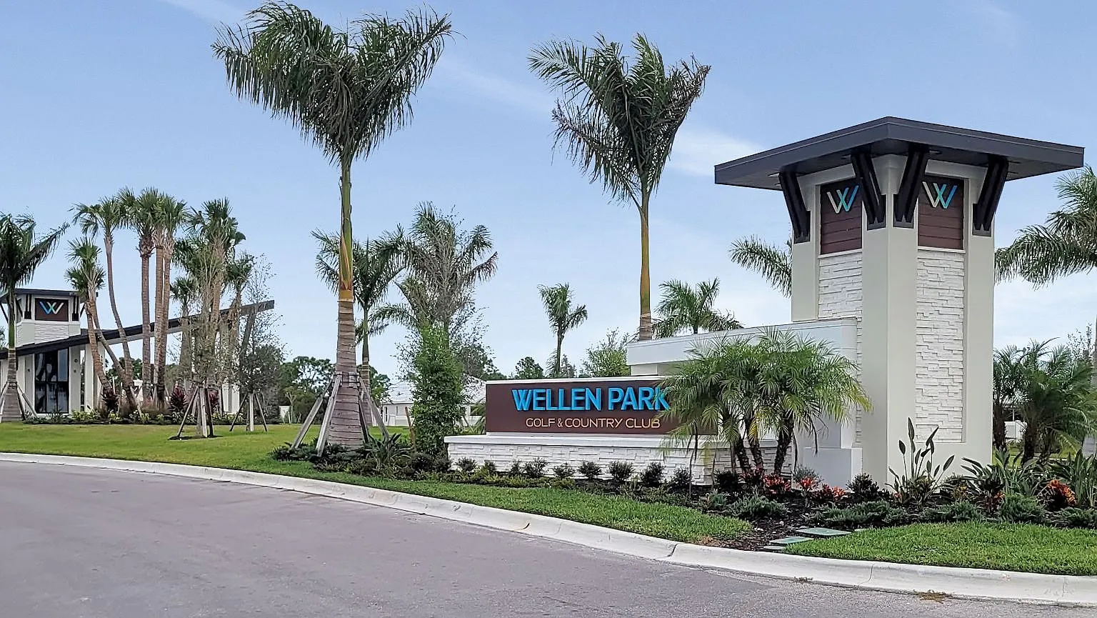 Wellen Park Golf and Country Club Annual Condo for Rent — Photo 1