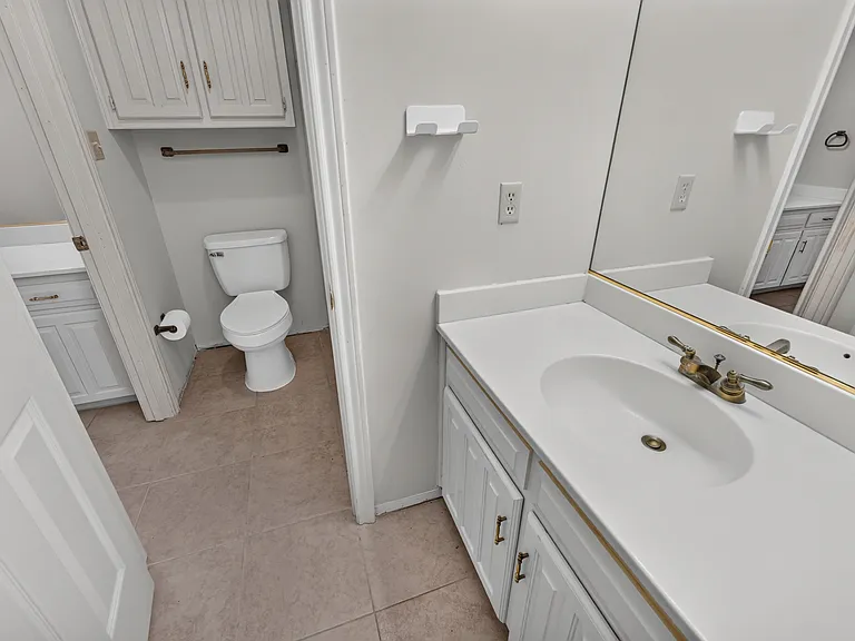 2105 Rolling Oak Ln — Photo 25