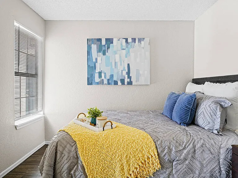 Diamond Creek Apartments — Photo 9