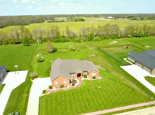 8305 Castle Ridge Dr, Troy, IL 62294