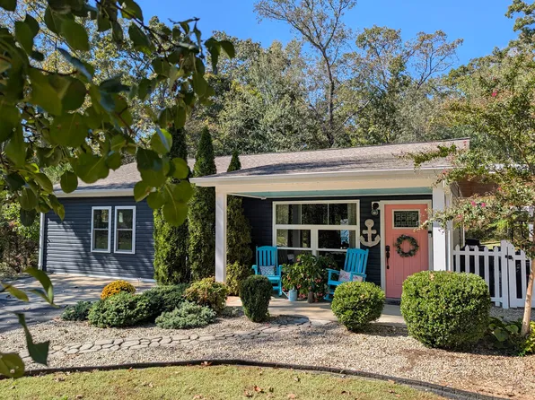 77 Pine Bark Dr, Murray, KY 42071