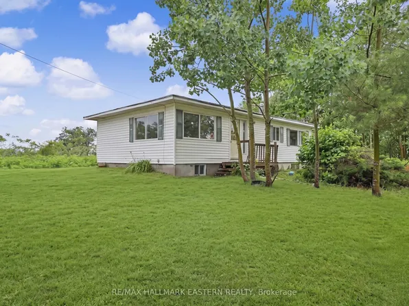 2260 Buckhorn Rd, Selwyn, ON K0L 2H0