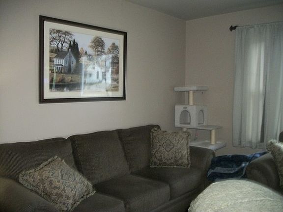 4th image of 219 Mississippi Ave