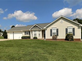 1030 Sterling Pointe Dr, King, NC 27021