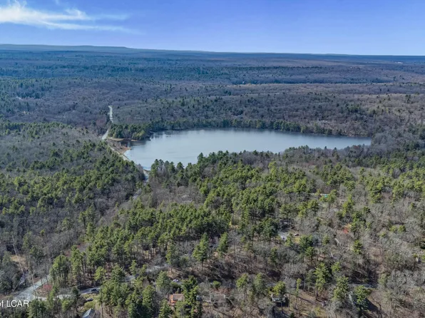 14 Doolan Rd, Dingmans Ferry, PA 18328