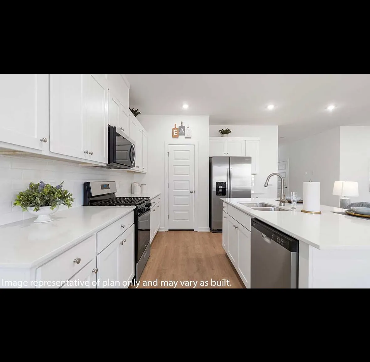 4 bed, 2371 sqft, $2,800 — Photo 4