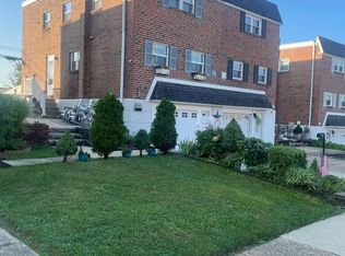 135 Ridgefield Rd, Philadelphia, PA 19154