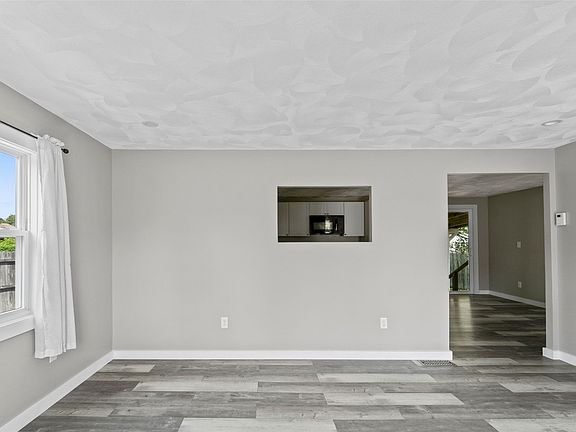 5th image of 9 Jewell Ave