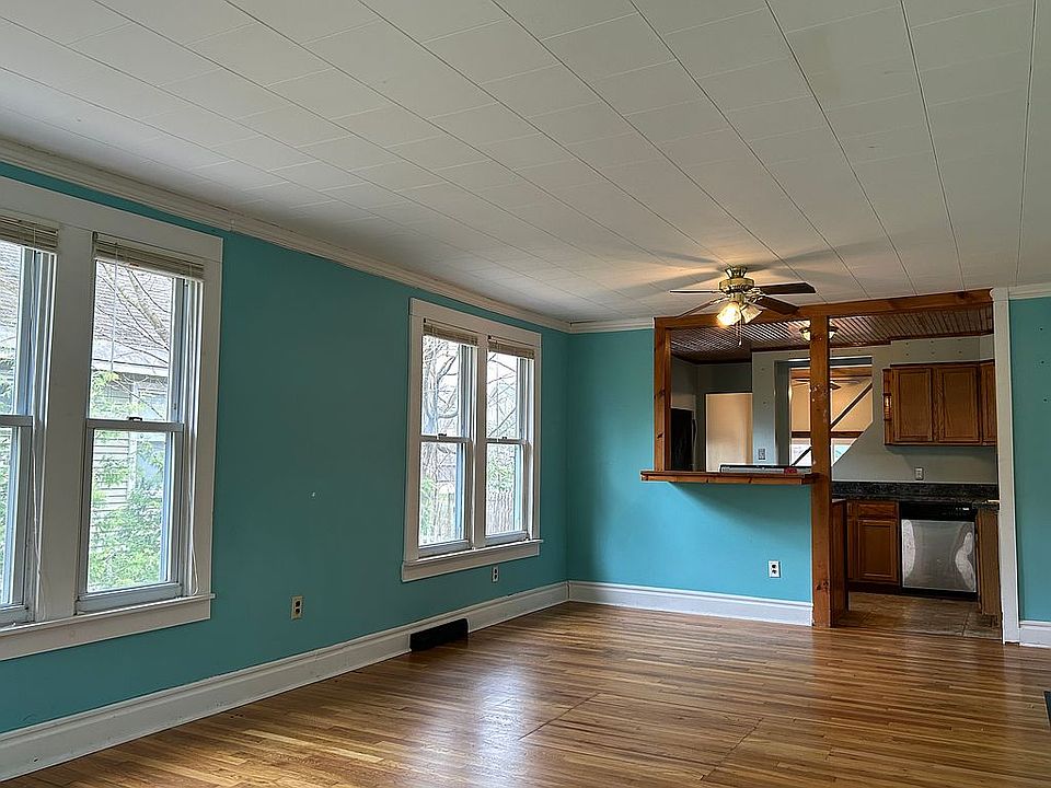1st image of 6 Haviland Ave
