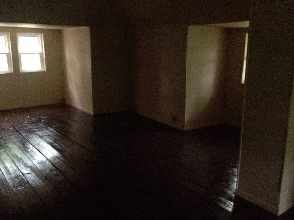 1st image of 109 Weir St