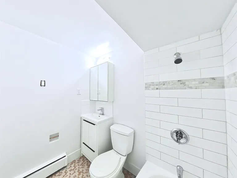 1540 Haro St #201 — Photo 10