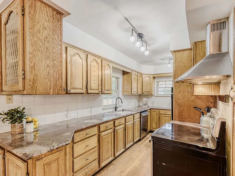 3171 S Williams St — Photo 10