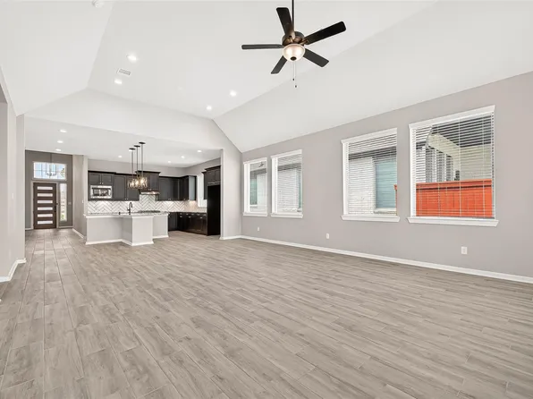 1923 Hickory Grove Ln, Tomball, TX 77375