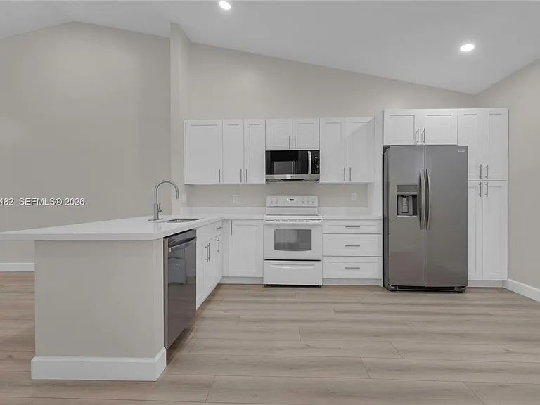 11061 NW 38th Pl — Photo 9
