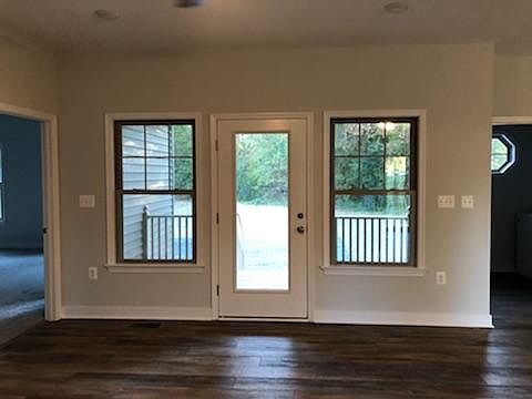 5th image of 13290 Fredericksburg Tpke