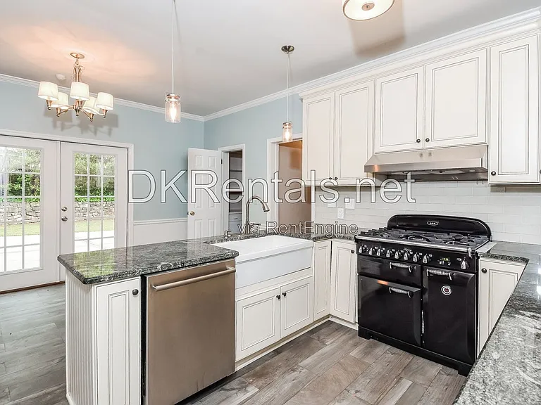 1176 Hampton Hall Dr NE — Photo 7