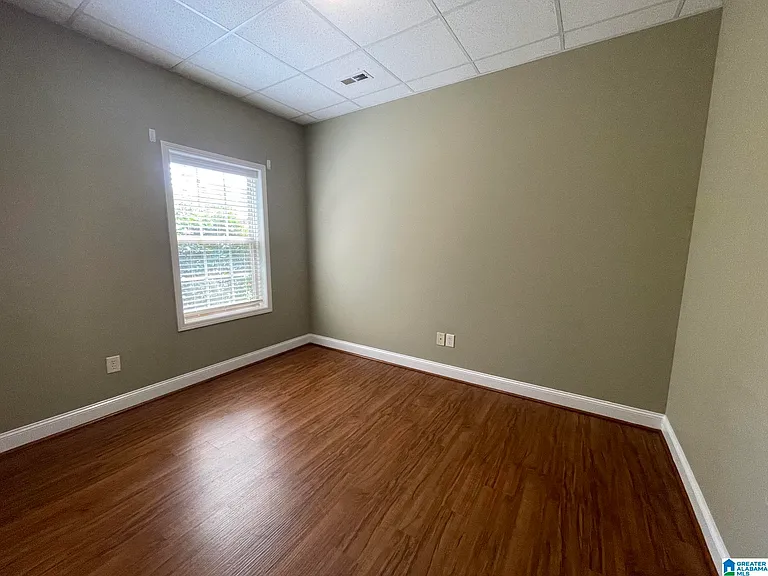 208 Castlehill Dr — Photo 16