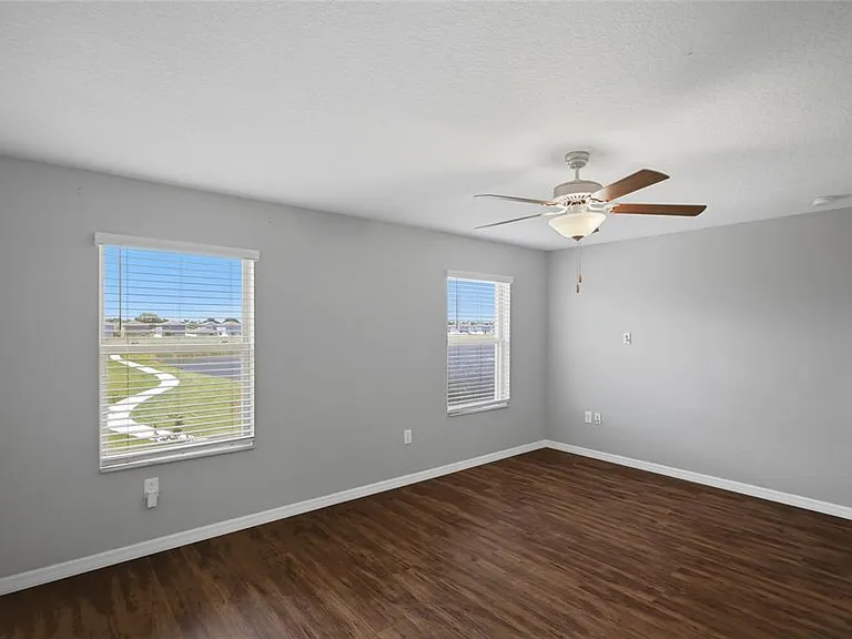724 Royal Empress Dr — Photo 17