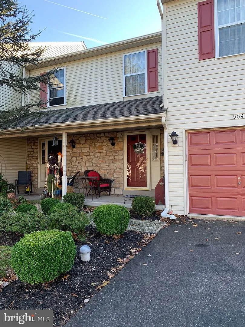 504 Campus Dr photo 1