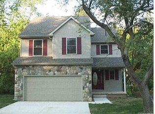 2290 Crown Dr, Novi, MI